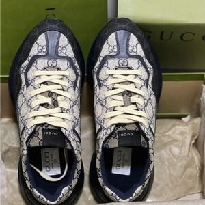 Gucci Men's Patterned Blue and Cream Sneakers
